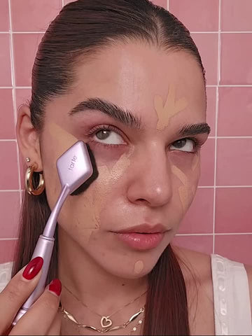 shape tape™ blur concealer brush